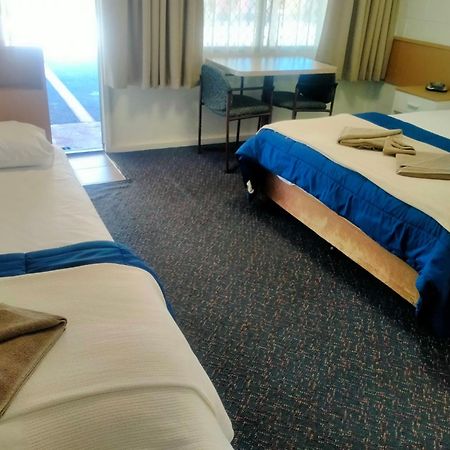 Oakey Motel Buitenkant foto