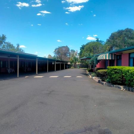 Oakey Motel Buitenkant foto