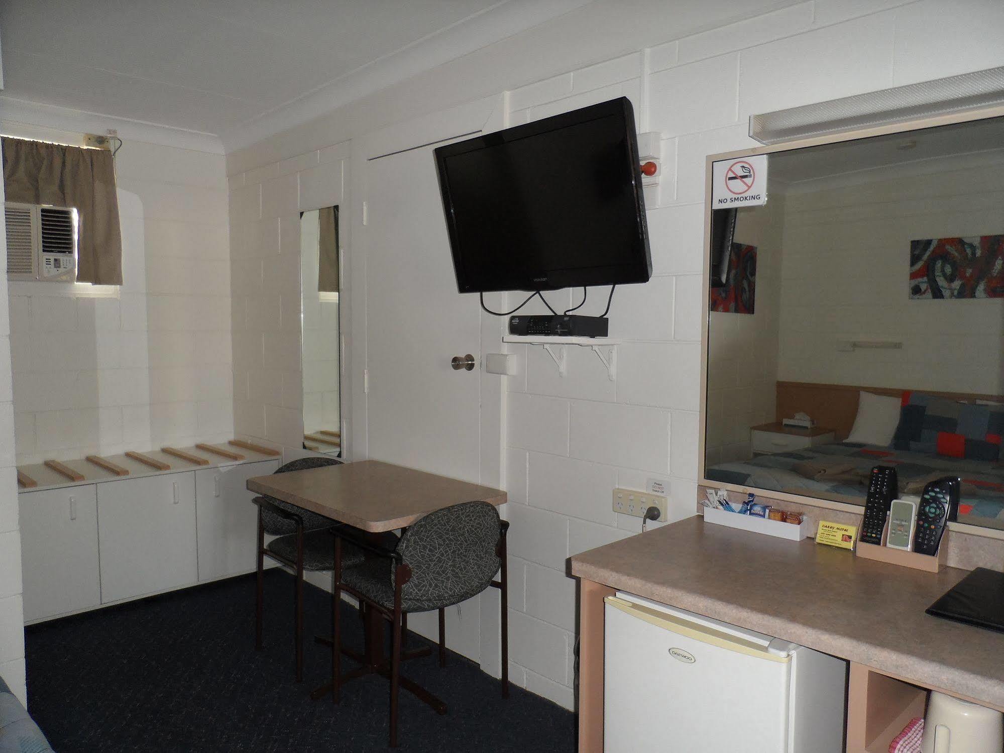 Oakey Motel Buitenkant foto